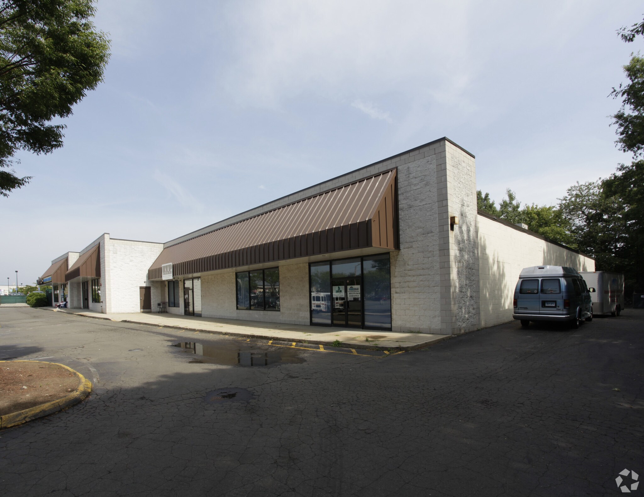 221 Bull Hill Ln, West Haven, CT à louer Photo principale- Image 1 de 14