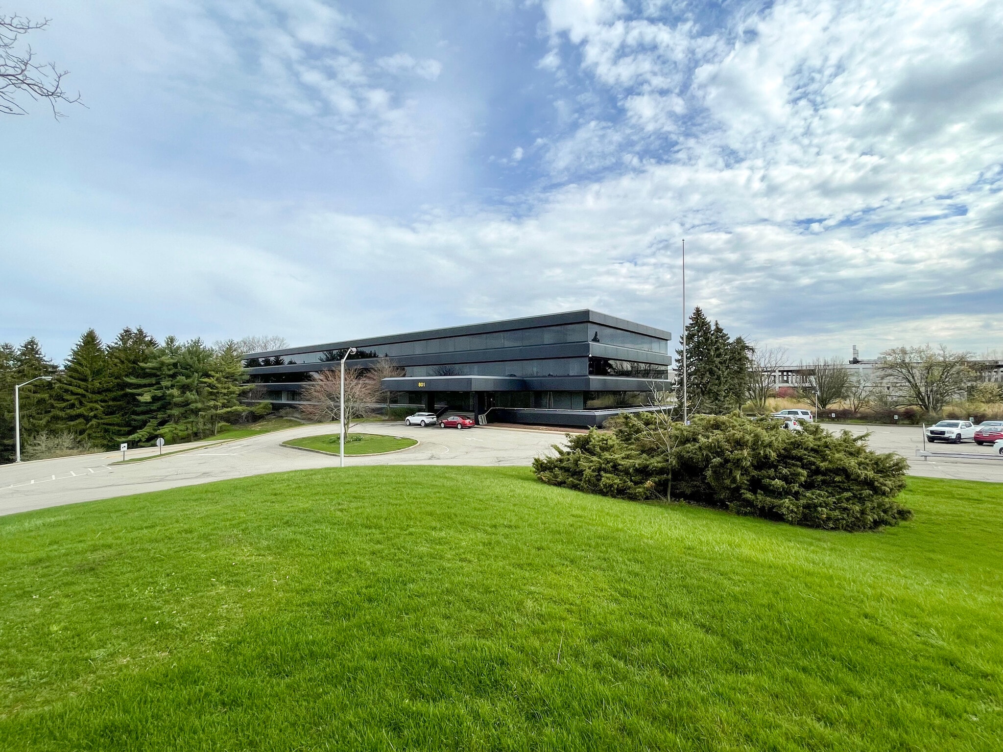 Churchill Crossings portfolio of 5 properties for sale on LoopNet.ca Building Photo- Image 1 of 4