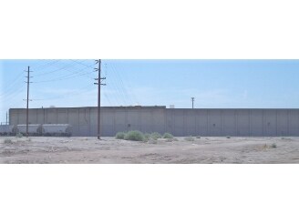 360 W Commercial Ave, El Centro, CA à louer - Photo du bâtiment - Image 3 de 15