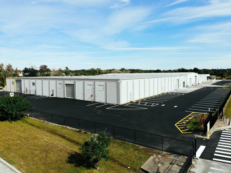 1770 E Lake Mary Blvd, Sanford, FL for sale - Primary Photo - Image 1 of 19