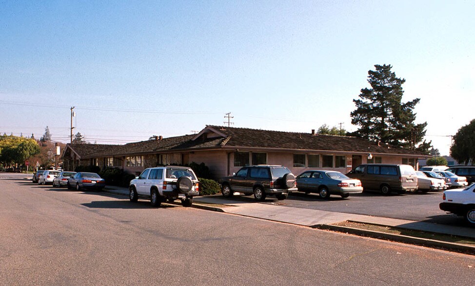 1610 Westwood Dr, San Jose, CA à louer - Photo du bâtiment - Image 2 de 3