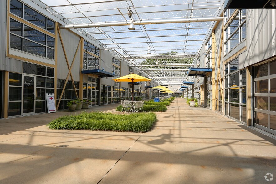 1425 Ellsworth Industrial Dr, Atlanta, GA à louer - Photo du bâtiment - Image 2 de 22