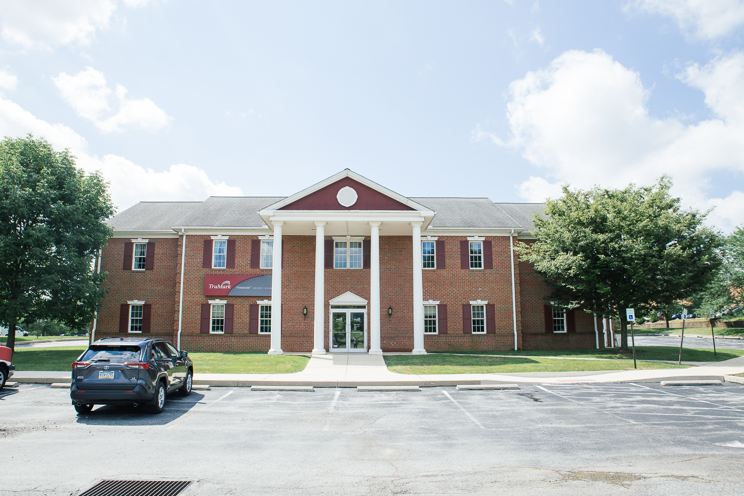 1052 Andrew Dr, West Chester, PA à vendre Photo du bâtiment- Image 1 de 1