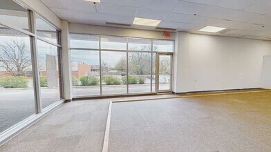 5-25 E Golf Rd, Arlington Heights, IL for lease - Commercial Listing Video 