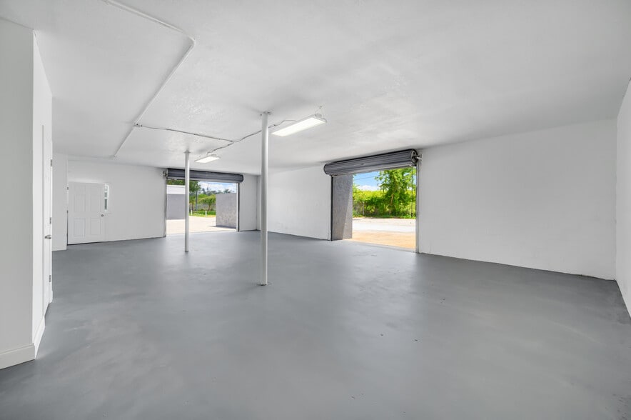 12950 58th St N, Clearwater, FL for lease - Building Photo - Image 3 of 14