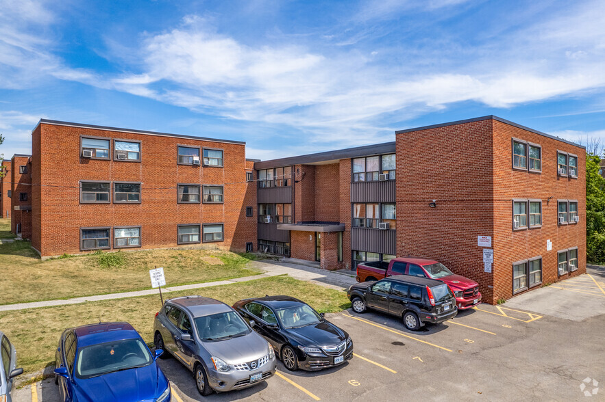 33 Flamborough Dr, Toronto, ON à vendre - Photo principale - Image 1 de 1