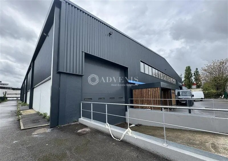 Industrial in Le Blanc-Mesnil for lease - Building Photo - Image 1 of 10