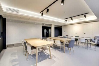 22 Quai Gallieni, Suresnes for lease Interior Photo- Image 2 of 2