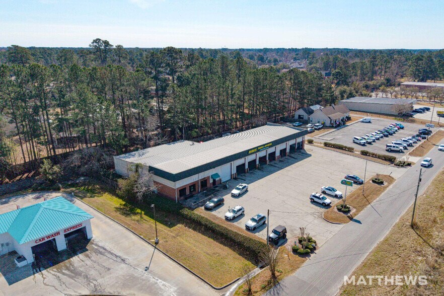 113 Mulberry Commercial Park, Richmond Hill, GA à vendre - Photo du bâtiment - Image 2 de 3