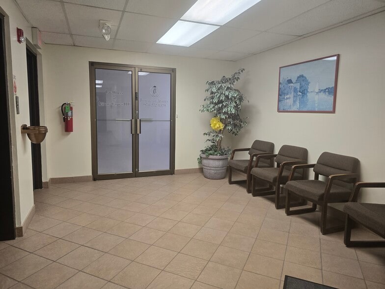 1 Howe Ave, Passaic, NJ for lease - Lobby - Image 3 of 13
