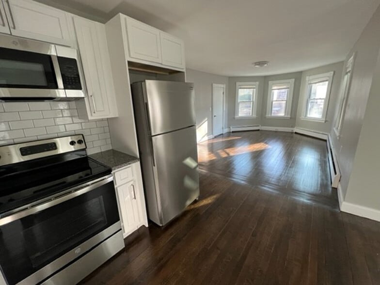 12-20 Knox St Ct, Manchester, CT for sale - Building Photo - Image 3 of 10