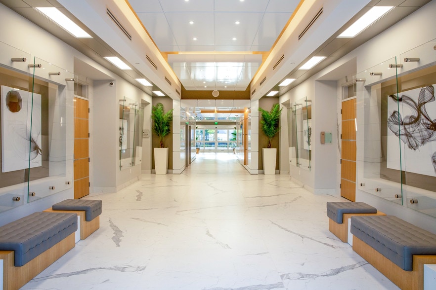 1801 W Sample Rd, Deerfield Beach, FL for lease - Interior Photo - Image 2 of 12