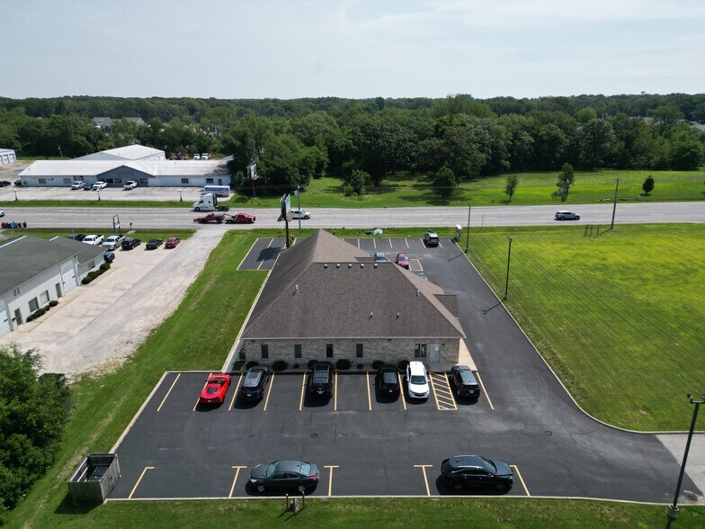 12712 Wicker Ave, Cedar Lake, IN à louer - Photo du bâtiment - Image 3 de 16