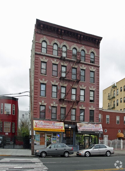 1006 Intervale Ave, Bronx, NY à louer - Photo du bâtiment - Image 2 de 3