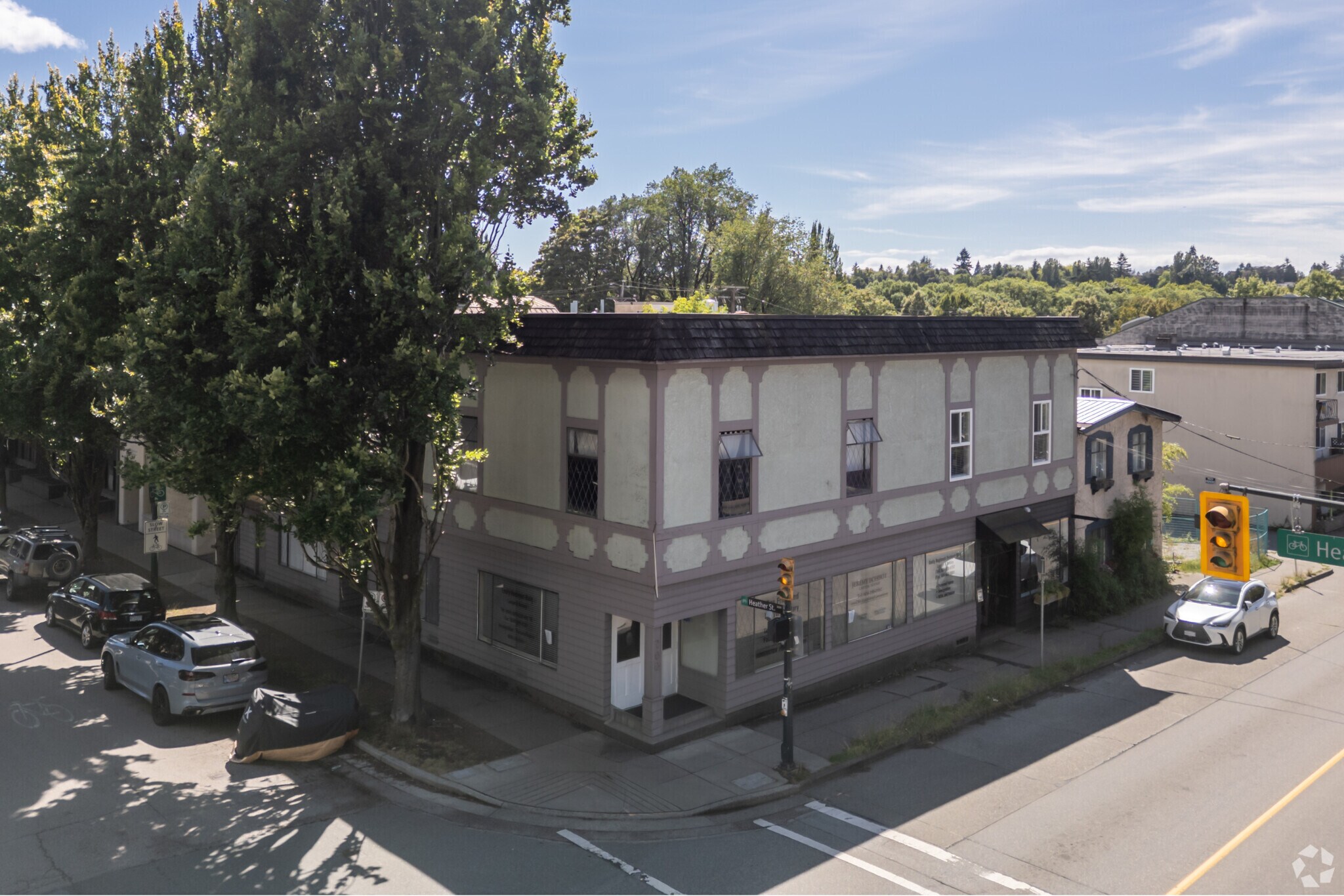 700-708 W 16th Ave, Vancouver, BC à louer Photo principale- Image 1 de 4