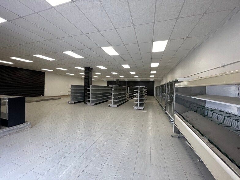 913 N Chester Ave, Bakersfield, CA à louer - Photo intérieure - Image 3 de 10