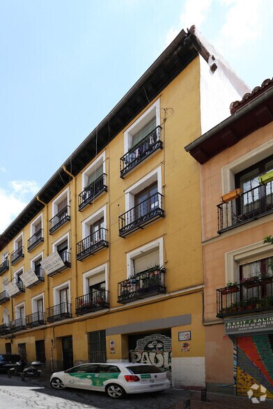 Calle Jesús del Valle, 34, Madrid, Madrid for sale - Building Photo - Image 2 of 2