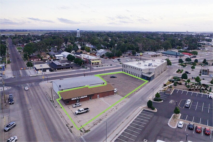 RETAIL BUILDING & PRIME PARCEL portfolio of 2 properties for sale on LoopNet.ca - Building Photo - Image 3 of 10
