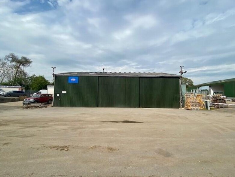 5C Bath Rd, Newbury à louer - Photo du bâtiment - Image 2 de 4