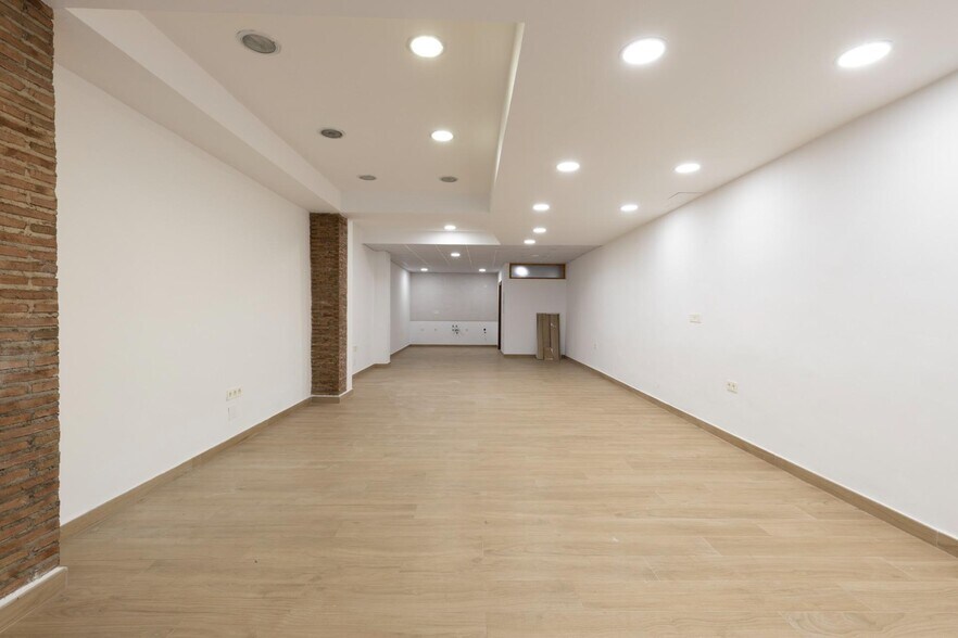 Calle Almona de San Juan de Dios, 15, Granada, Granada à vendre - Photo du bâtiment - Image 2 de 21