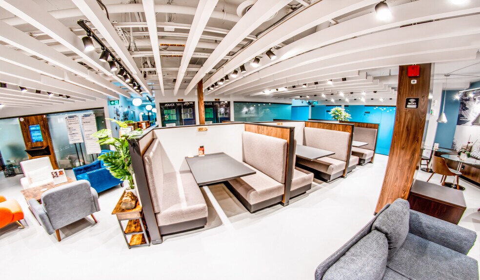 252 W Esplanade, North Vancouver, BC à louer - Photo intérieure - Image 3 de 28