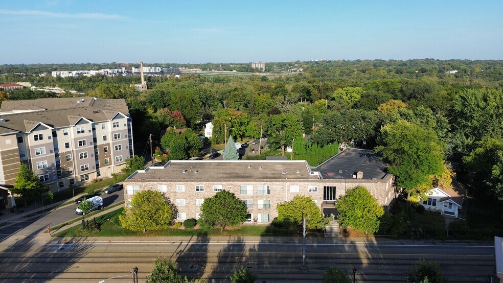 5315 Minnehaha Ave S, Minneapolis, MN à vendre - Photo du bâtiment - Image 3 de 7