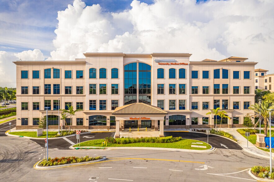 7630 SW 34th Manor, Davie, FL à louer - Photo du bâtiment - Image 3 de 11