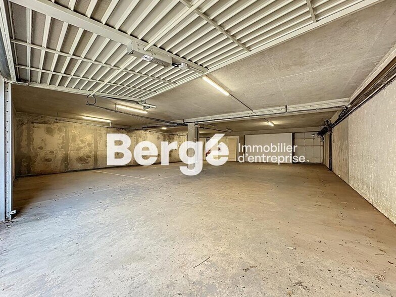 Industrial in Antibes for sale - Interior Photo - Image 1 of 7