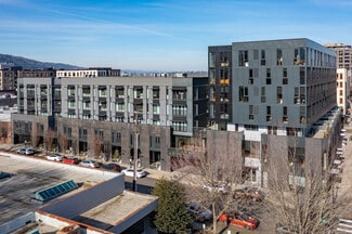 Plus de détails pour 2112 NW Quimby St, Portland, OR - Commerce de détail à louer