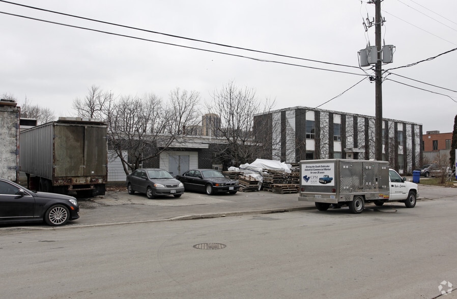 342 Munster Ave, Toronto, ON for sale - Primary Photo - Image 1 of 1