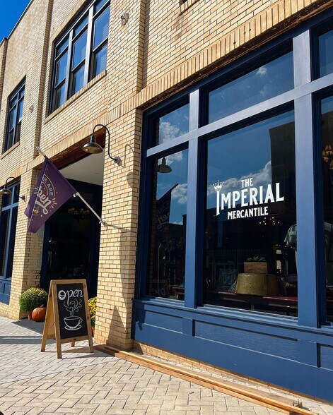 138 W Mountain St, Kings Mountain, NC à vendre - Photo du bâtiment - Image 2 de 11