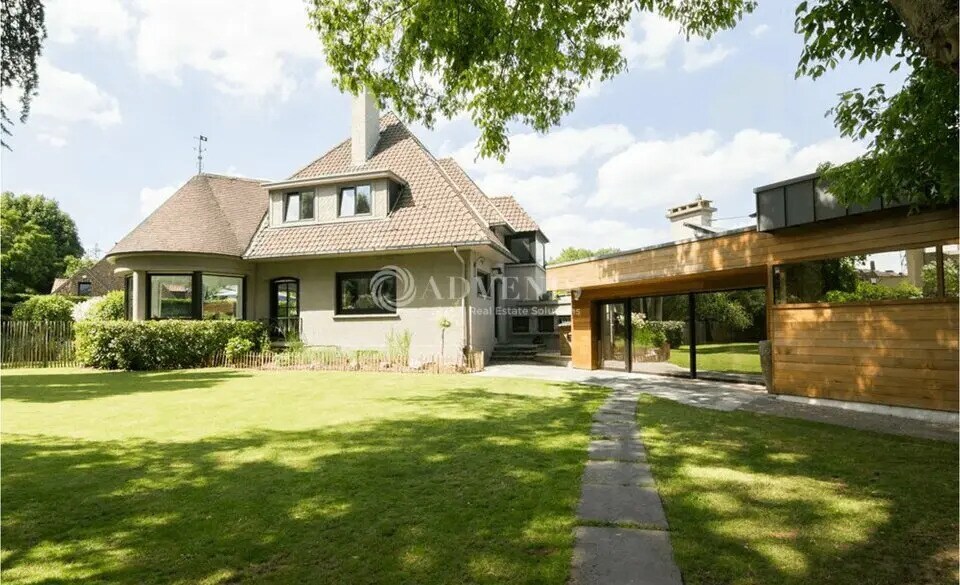 Office in Wasquehal for lease Building Photo- Image 1 of 13