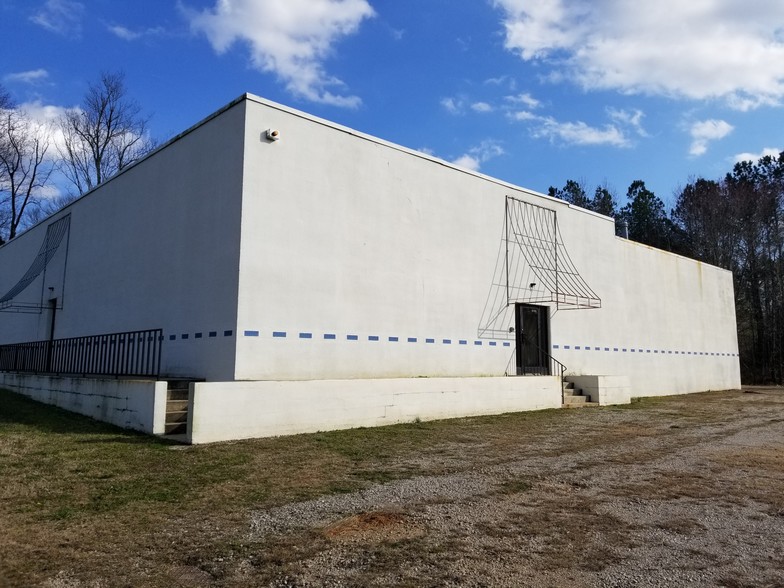 802 E Nash St, Spring Hope, NC for lease - Building Photo - Image 1 of 10