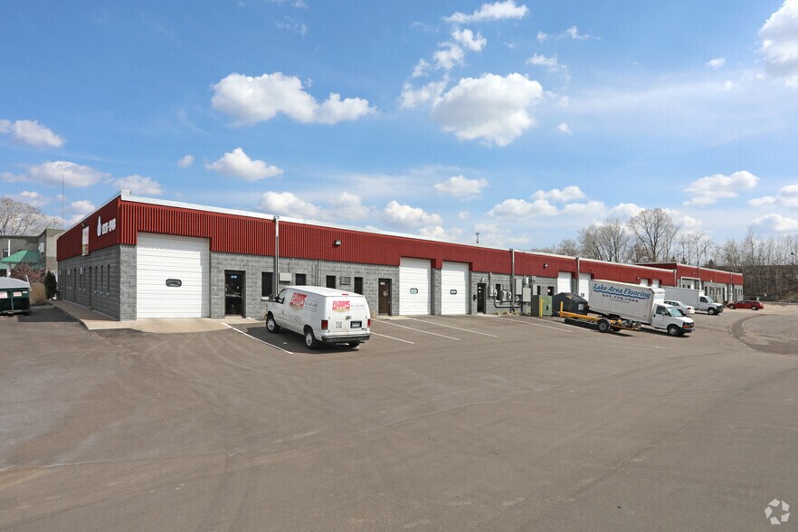 1928-1948 W County Road C, Roseville, MN à louer - Photo du bâtiment - Image 2 de 7