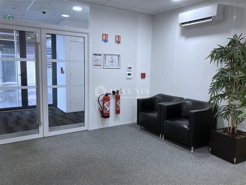 Office in Maxéville for lease - Lobby - Image 3 of 6