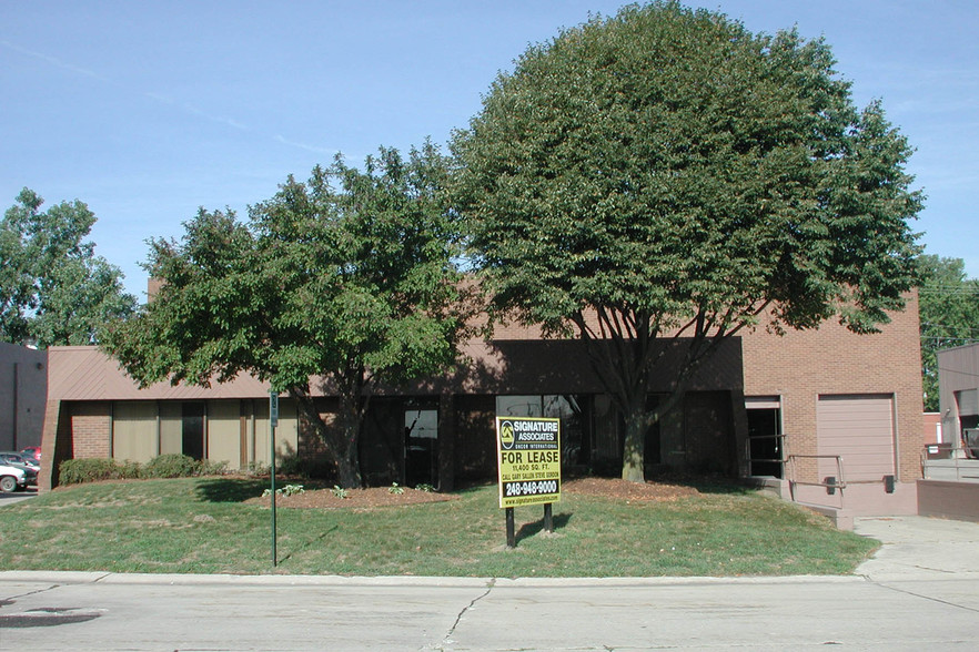 13753 Otterson Ct, Livonia, MI for lease - Building Photo - Image 2 of 4