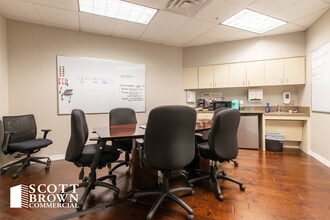 417 Oakbend Dr, Lewisville, TX à louer Photo intérieure- Image 2 de 7