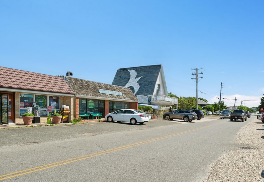 45 S Elmwood Ave, Montauk, NY for sale - Building Photo - Image 2 of 9