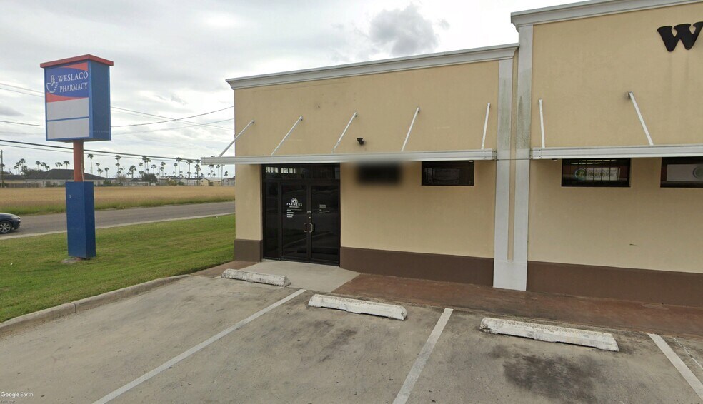 1102 S Airport Dr, Weslaco, TX à louer - Photo du bâtiment - Image 3 de 3