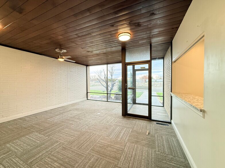 2427 W Falls Ave, Kennewick, WA à louer - Photo du bâtiment - Image 2 de 21