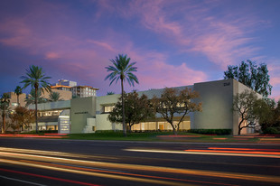 2141 E Camelback Rd, Phoenix AZ - Convenience Store