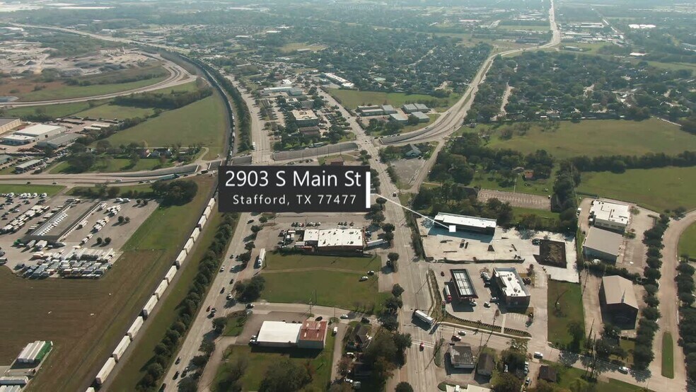 2903 S Main St, Stafford, TX à louer - Vidéo sur l’inscription commerciale - Image 3 de 25