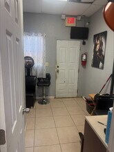 6711-6735 N Armenia Ave, Tampa, FL for lease Interior Photo- Image 2 of 8