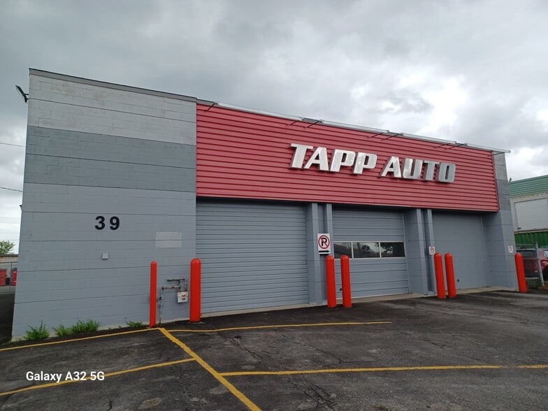 39 Cleopatra Dr, Nepean, ON à vendre - Photo du bâtiment - Image 2 de 22