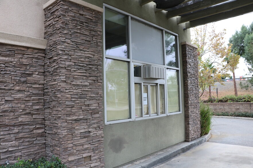 2083 Orange Tree Ln, Redlands, CA for lease - Building Photo - Image 3 of 13