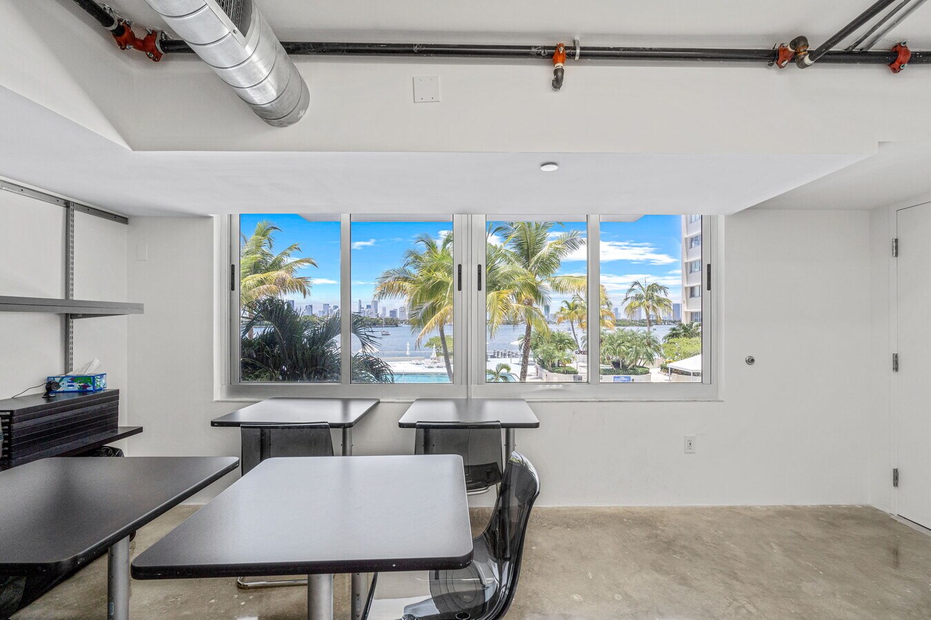 1200 West Ave, Miami Beach, FL 33139 - Unité CU-6 -  - Photo intérieure - Image 1 of 2