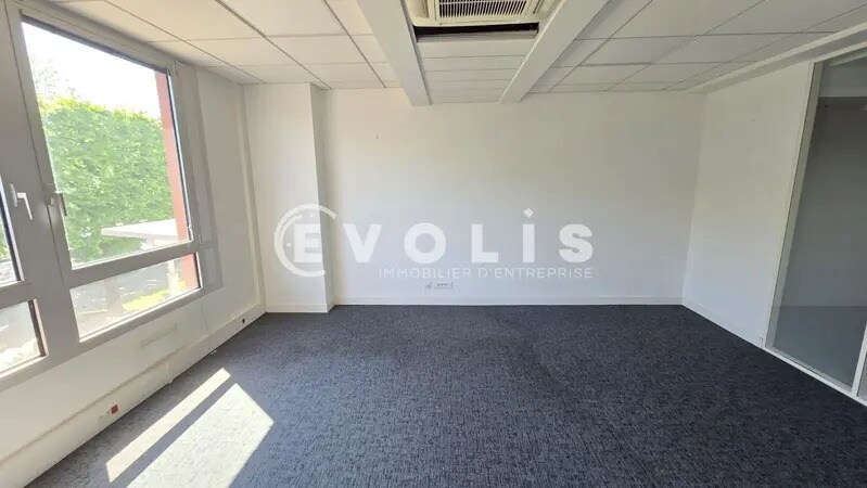 22 Quai Gallieni, Suresnes for lease - Interior Photo - Image 2 of 16
