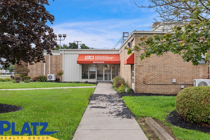 525 Mcclurg Rd, Boardman, OH à vendre - Photo du bâtiment - Image 2 de 10