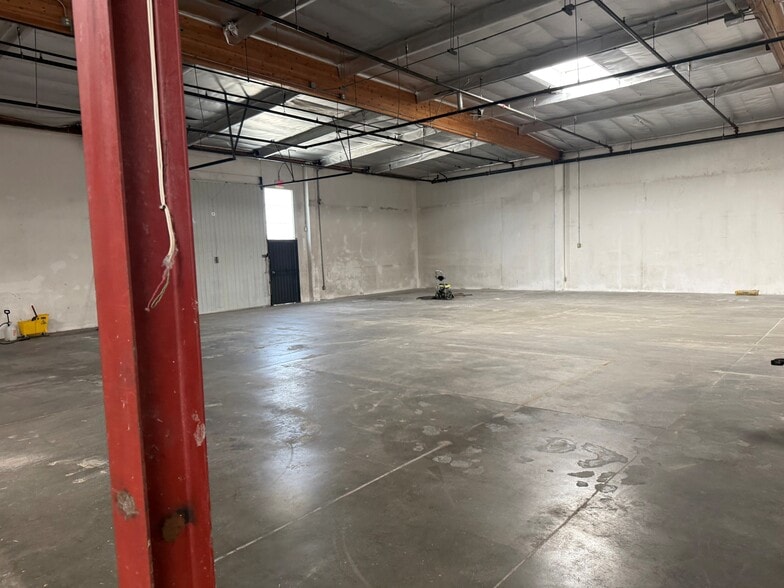 249 131st St, Los Angeles, CA à louer - Photo du bâtiment - Image 3 de 6