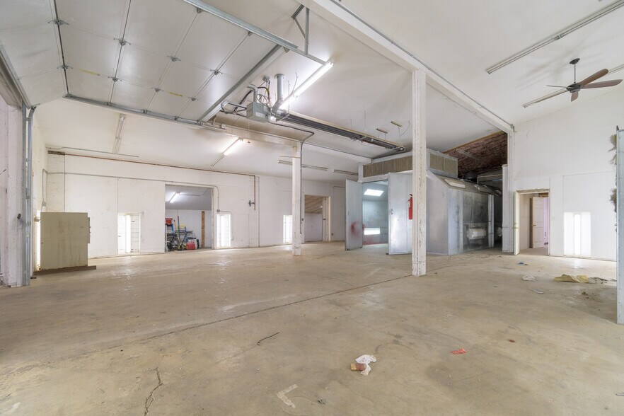 2150 Cross St, Eugene, OR à louer - Photo du bâtiment - Image 3 de 27